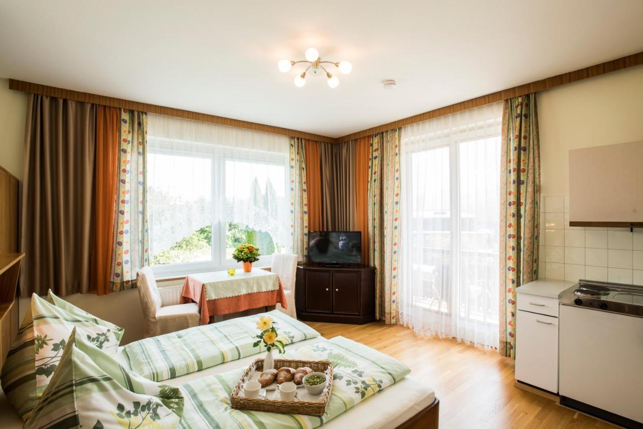 Gaestehaus Karawankenblick Apartman Drobollach am Faakersee Kültér fotó